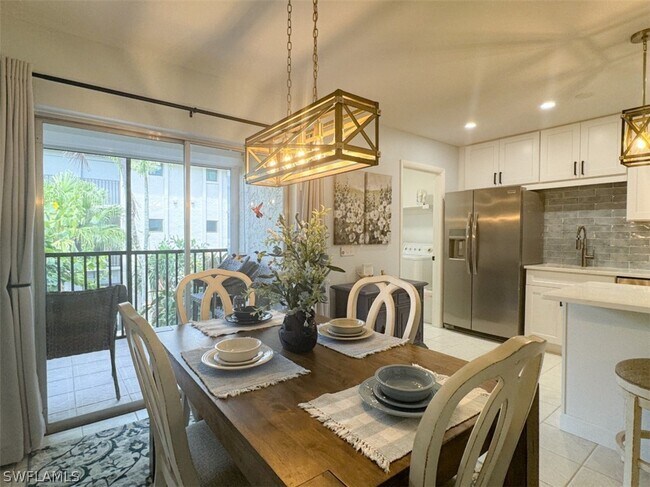 Building Photo - 788 Park Shore Dr