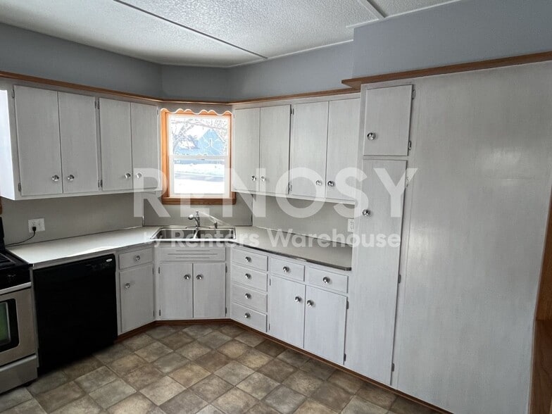 Building Photo - 745 21st St