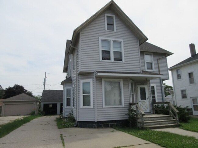 Primary Photo - &#39;057