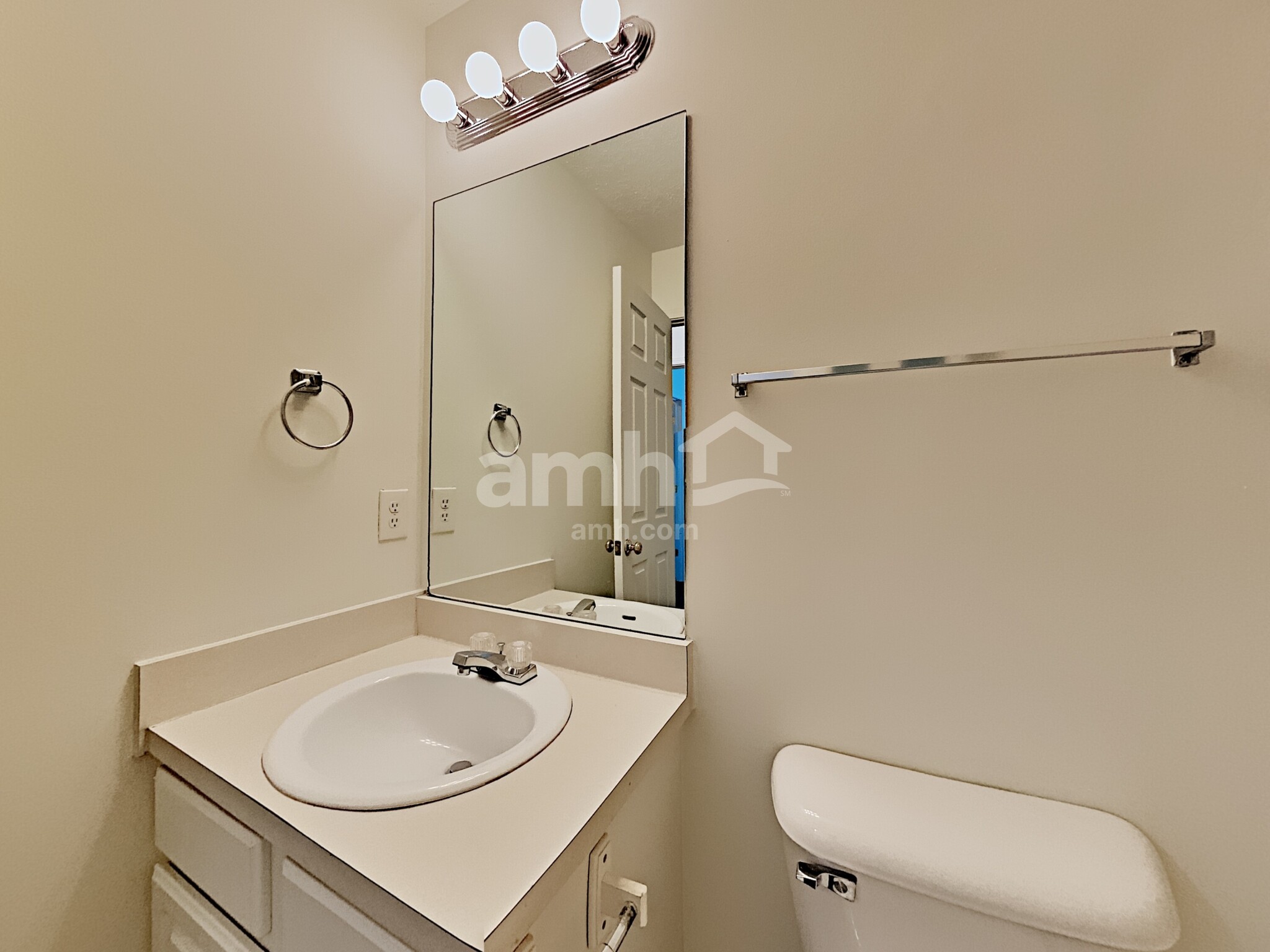 Building Photo - 2425 Edencrest Dr