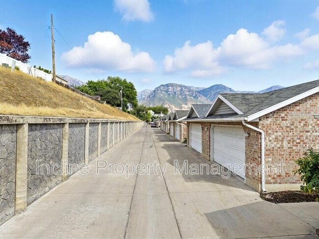 Building Photo - 439 E 2000 S