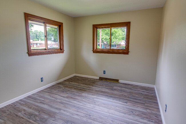 Building Photo - 1575 Northdale Rd