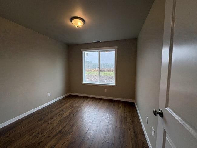 Building Photo - 130 Doggone Ln