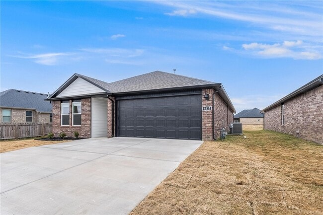 Building Photo - 4611 W Barhem Dr