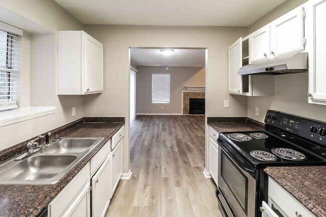 Building Photo - 1970 Corners Cir