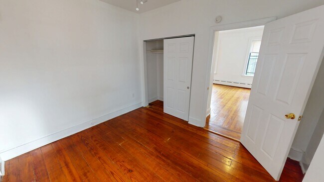 Building Photo - 313 S 18th St