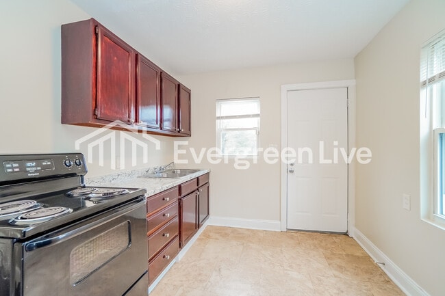 Building Photo - 2181 Middlehurst Dr