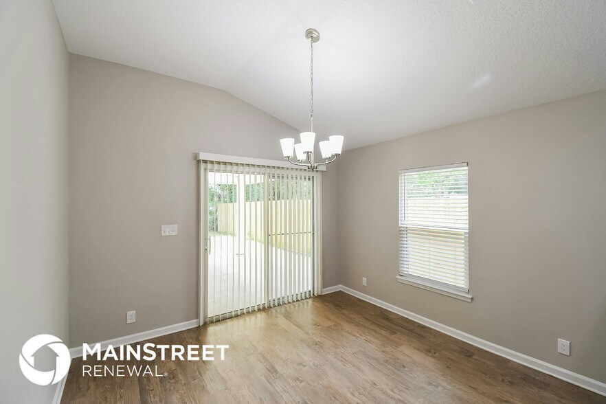 Building Photo - 5609 Village Pond Cir