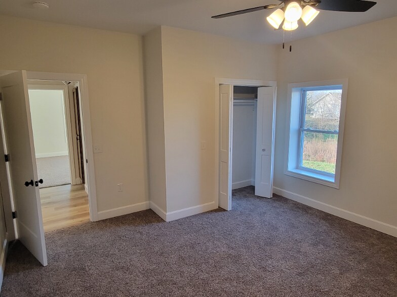 Building Photo - 504 Brian St