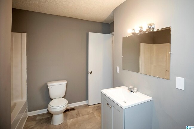 Building Photo - 95 Meadow Ln