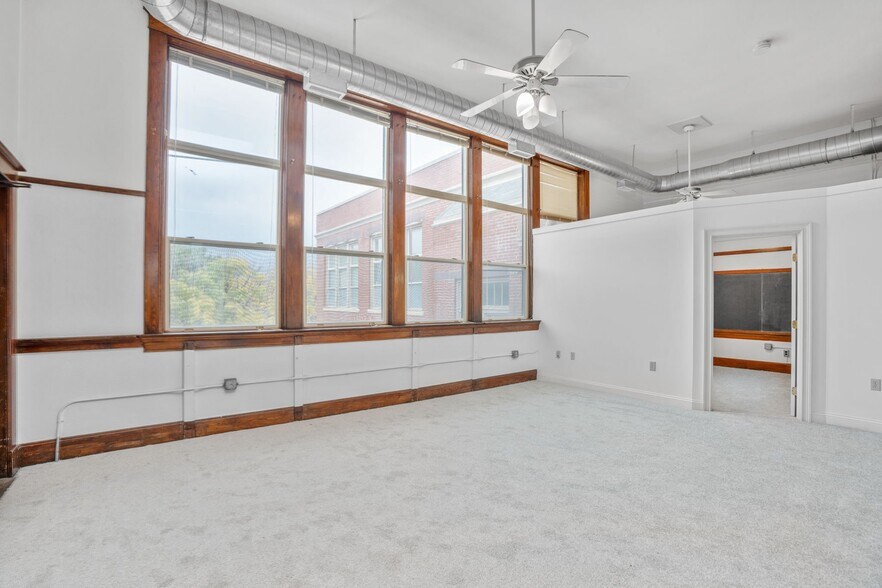 Building Photo - 249 N Athenian Ave