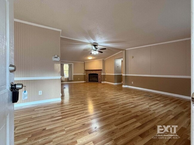 Building Photo - 3 Bedroom, 2 Bathroom Home in a Beautiful Country Setting