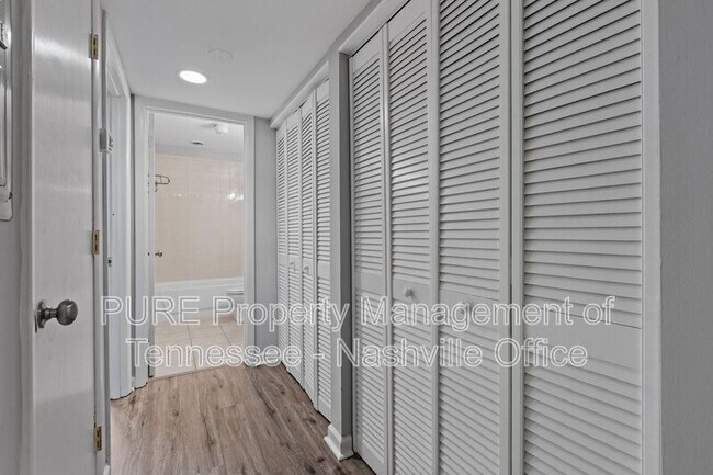 Building Photo - 3000 Hillsboro Pike