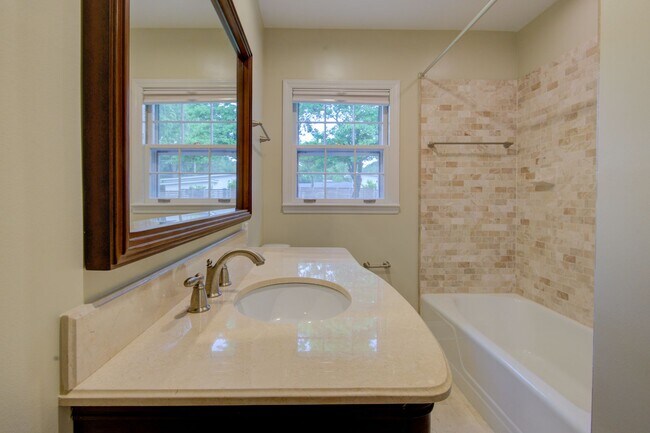 Building Photo - COMING SOON! 3 Beds| 2 Baths Updated Ranch...