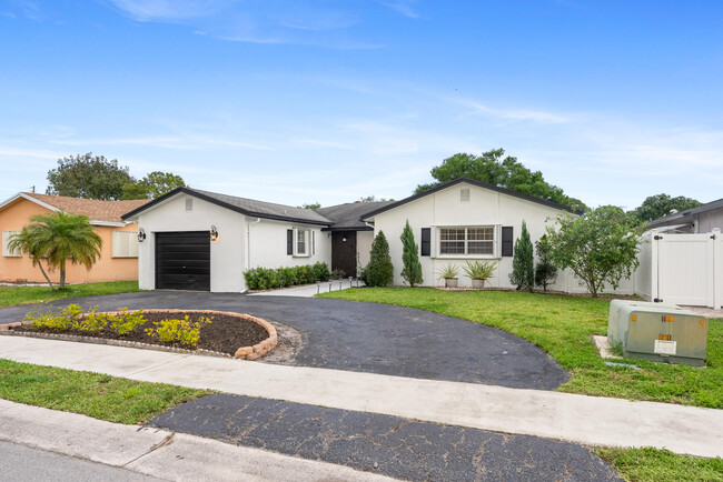 Building Photo - 22300 SW 65th Ave