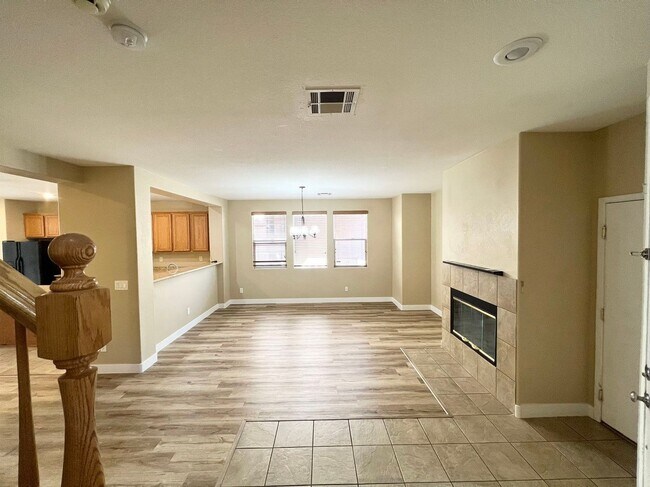 Building Photo - Beautiful 4-bedroom, 2.5-bathroom house