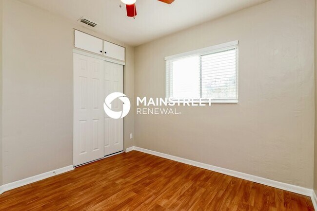Building Photo - 3 Bedroom Pet-Friendly Home in St. Petersburg, FL with Main Street Renewal