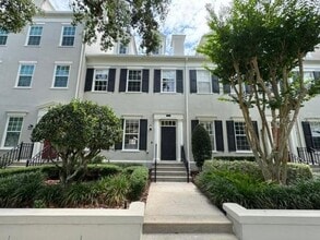 Building Photo - 537 Campus St