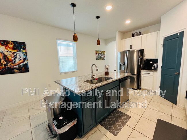 Building Photo - 6264 Great Bear Dr