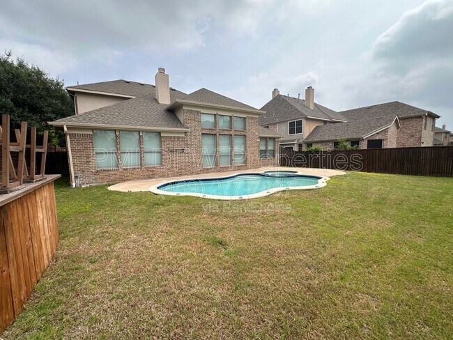 Building Photo - 2610 Meadow Ridge Dr