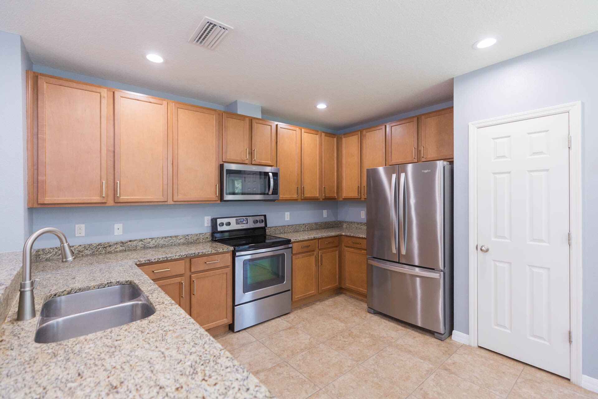 Building Photo - 15939 Fishhawk View Dr