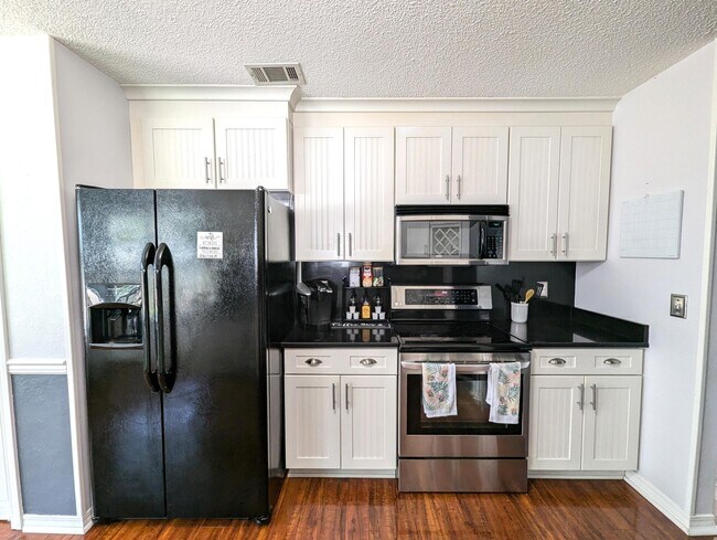 Building Photo - 431 Sandy Ridge Cir