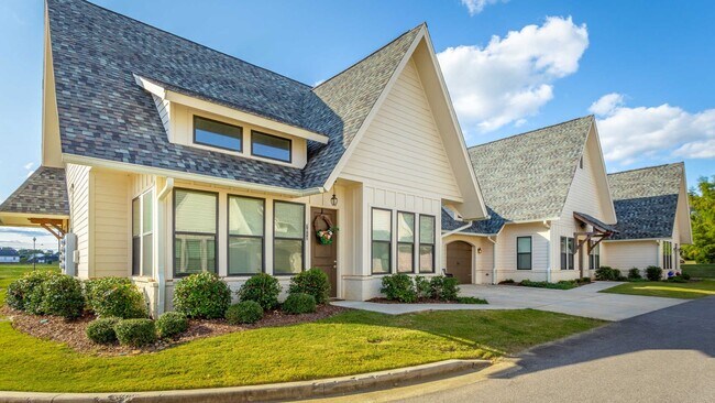 Building Photo - 1 Old Fairway Rd