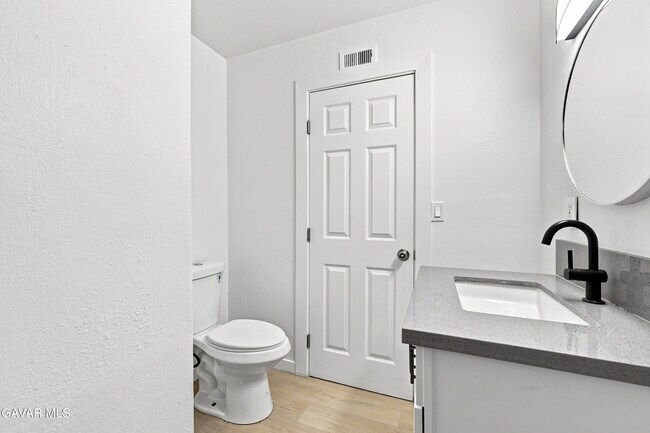 Building Photo - 38466 Sumac Ave