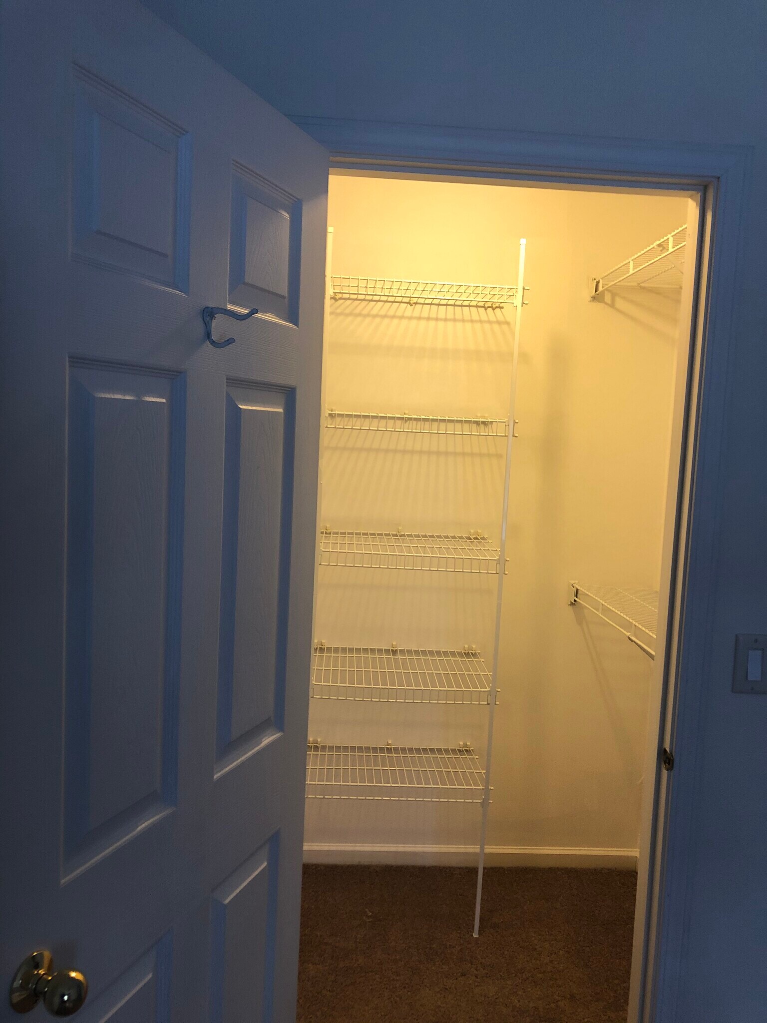 Building Photo - 320 Crestview Dr