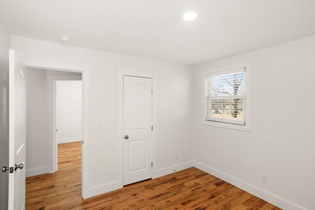 Building Photo - 312 Paragon Mills Rd