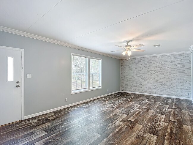 Building Photo - 7158 Sunnyside Dr