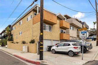 Building Photo - 803 18th St