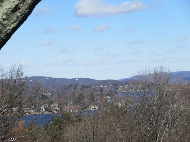 Building Photo - 416 Springbrook Trail