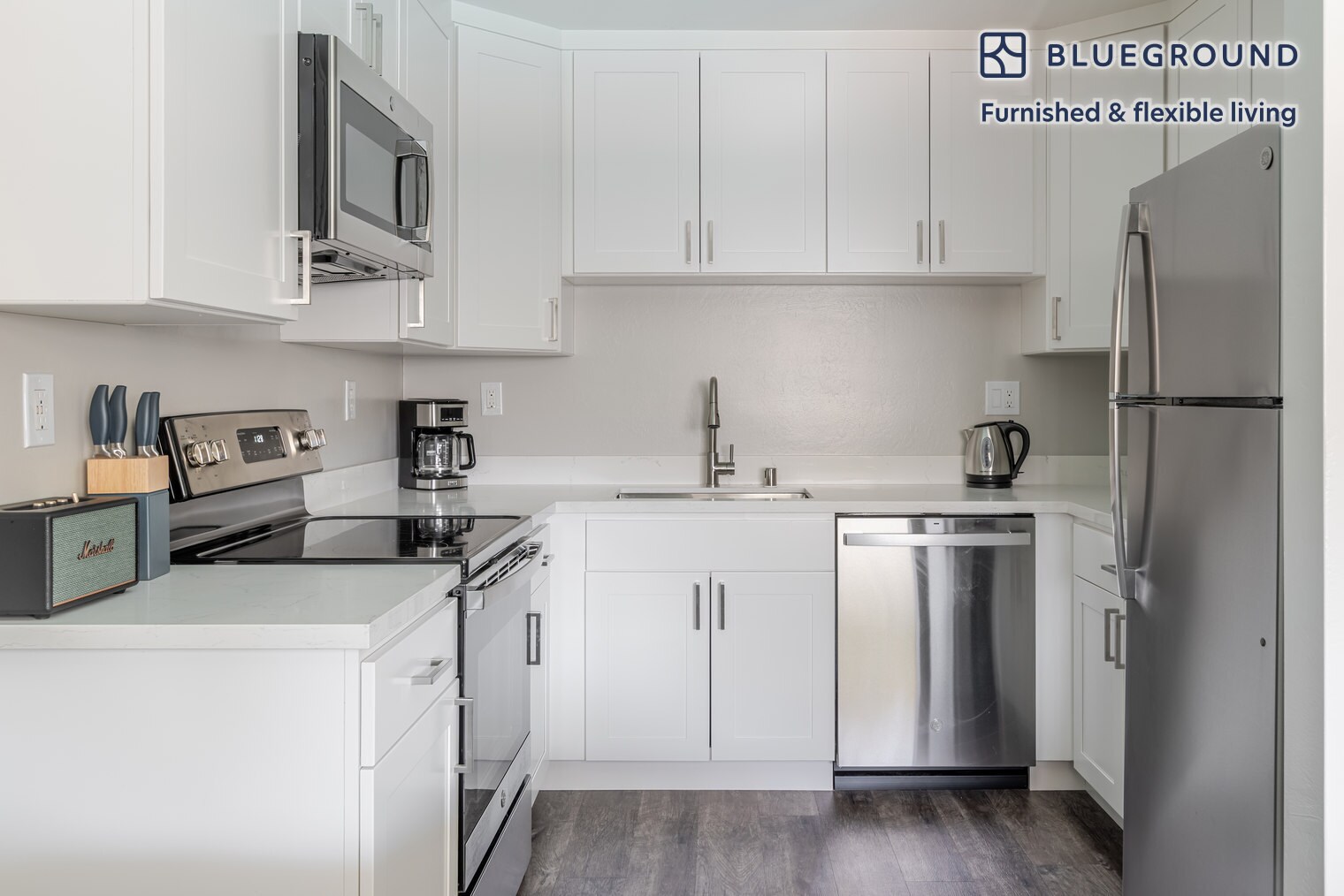 Building Photo - 910 Rockefeller Dr