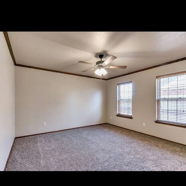 Building Photo - This Beautiful 2 story has all the updates, including granite, luxury vinyl plank, new cabinets ,...