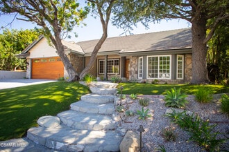 Building Photo - 2794 Parkview Dr