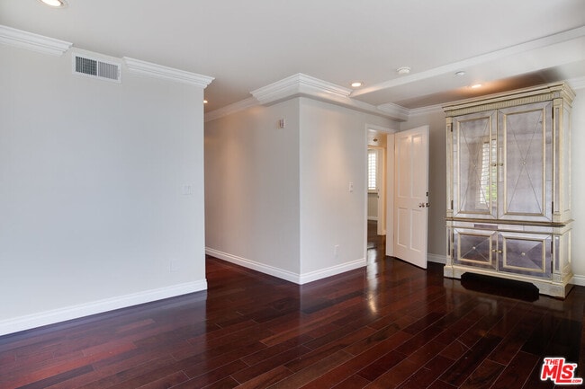Building Photo - 1018 2nd St