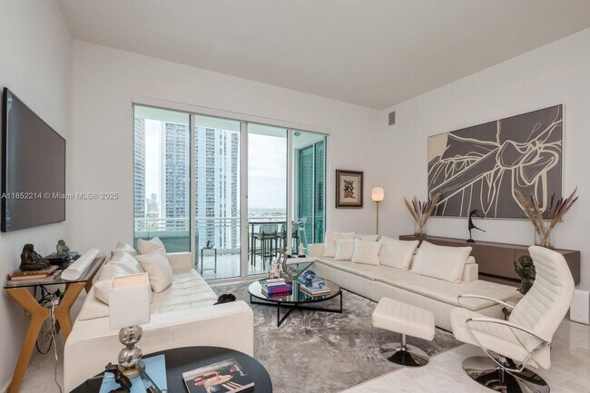 Building Photo - 900 Brickell Key Blvd