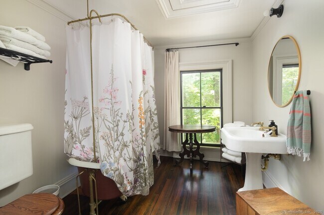 Building Photo - 16 Under Mountain Rd