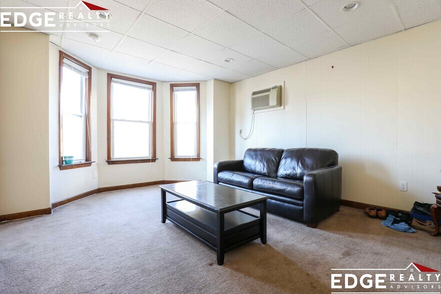 Building Photo - 285 Webster St