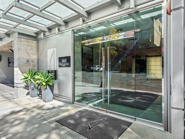 Building Photo - Furnished Aria Penthouse with Panoramic Views & Wraparound Balcony