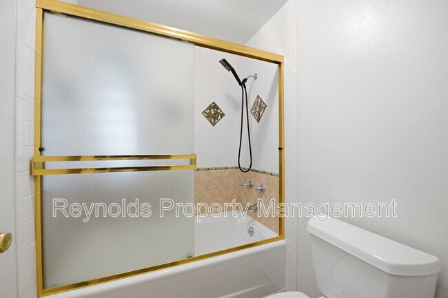 Building Photo - 2279 Caminito Cabala