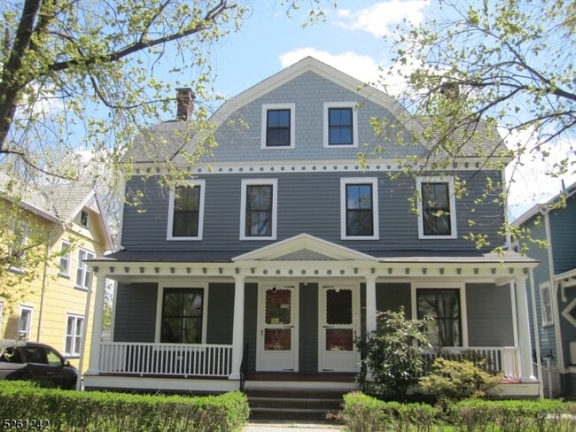 Building Photo - 29 Midland Ave