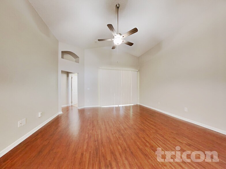 Building Photo - 545 Randon Terrace