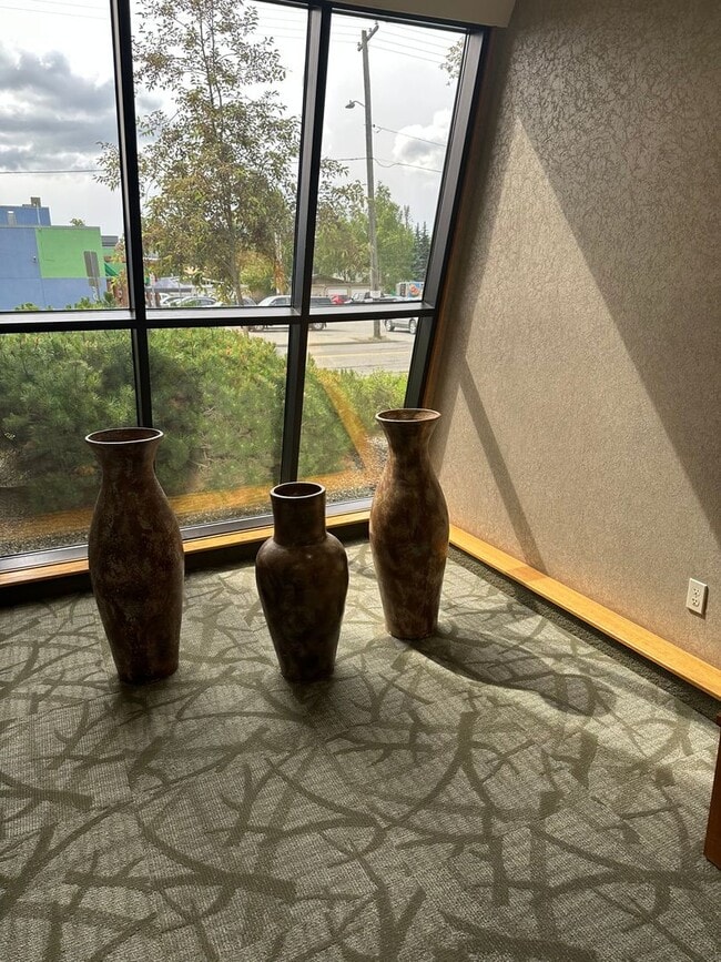 Building Photo - Desirable Park Place Condo -2 bedroom 1.5 ...