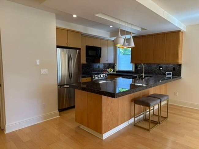 Building Photo - Epic REA- Serene 2 BR/1 BA Flat w/Private Deck & Yard in Lone Mountain
