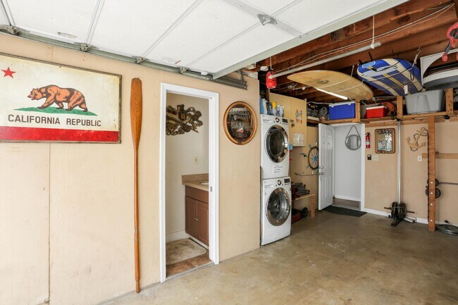 Building Photo - 824 Rockaway Ct