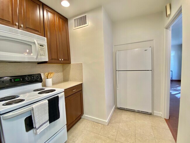 Building Photo - 710 W Palo Verde Dr