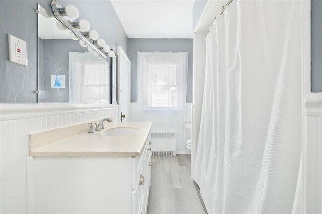 Building Photo - 10 Braman St