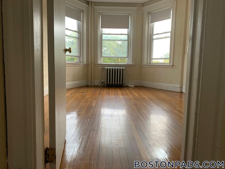 Building Photo - 1171 Boylston St
